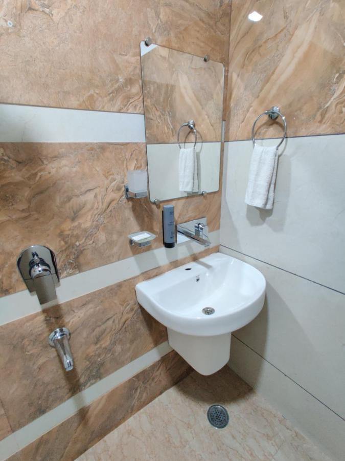 Hotel Tamanna - 50 Meter From Golden Temple Amritsar Zewnętrze zdjęcie