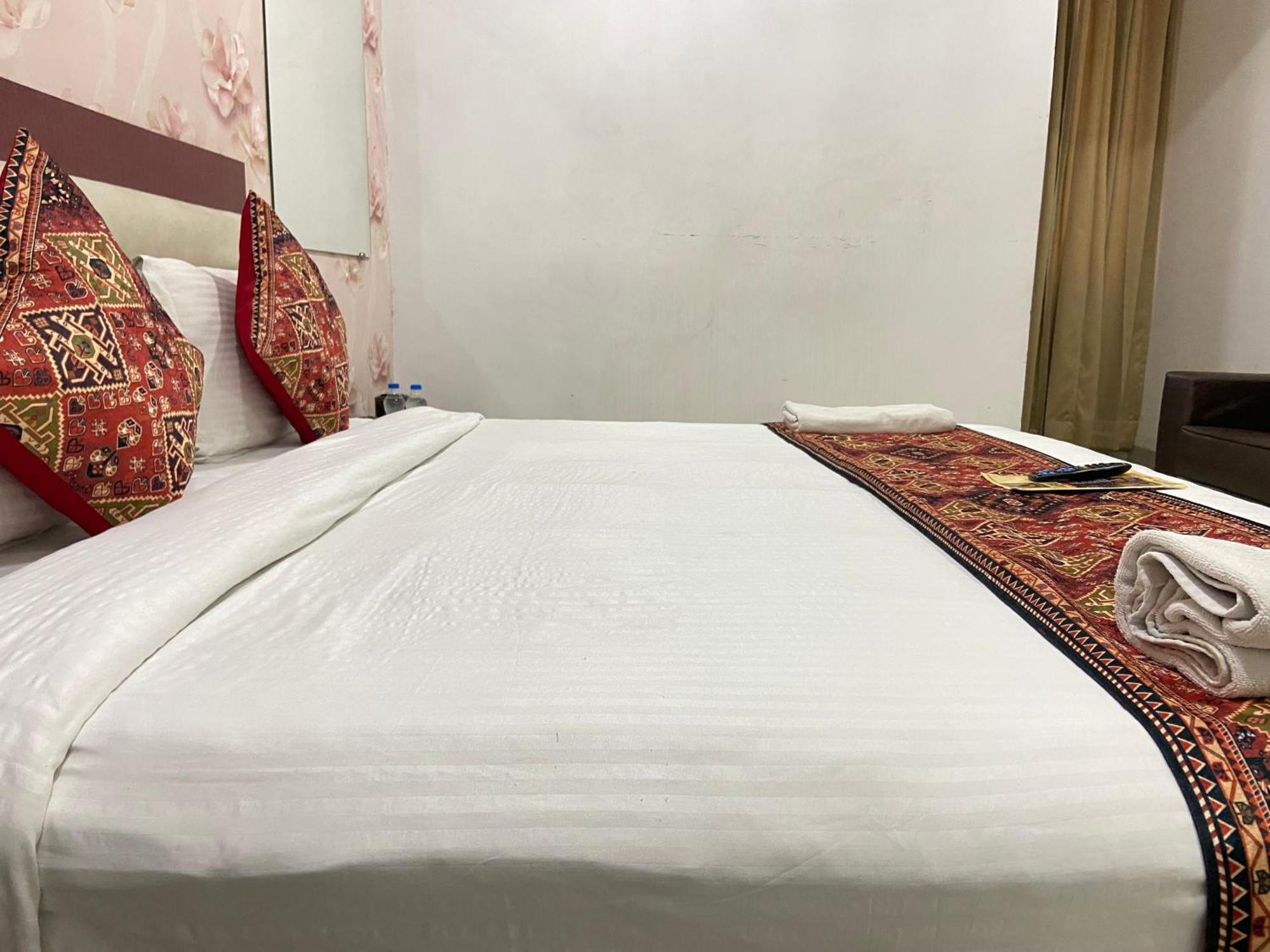 Hotel Tamanna - 50 Meter From Golden Temple Amritsar Zewnętrze zdjęcie