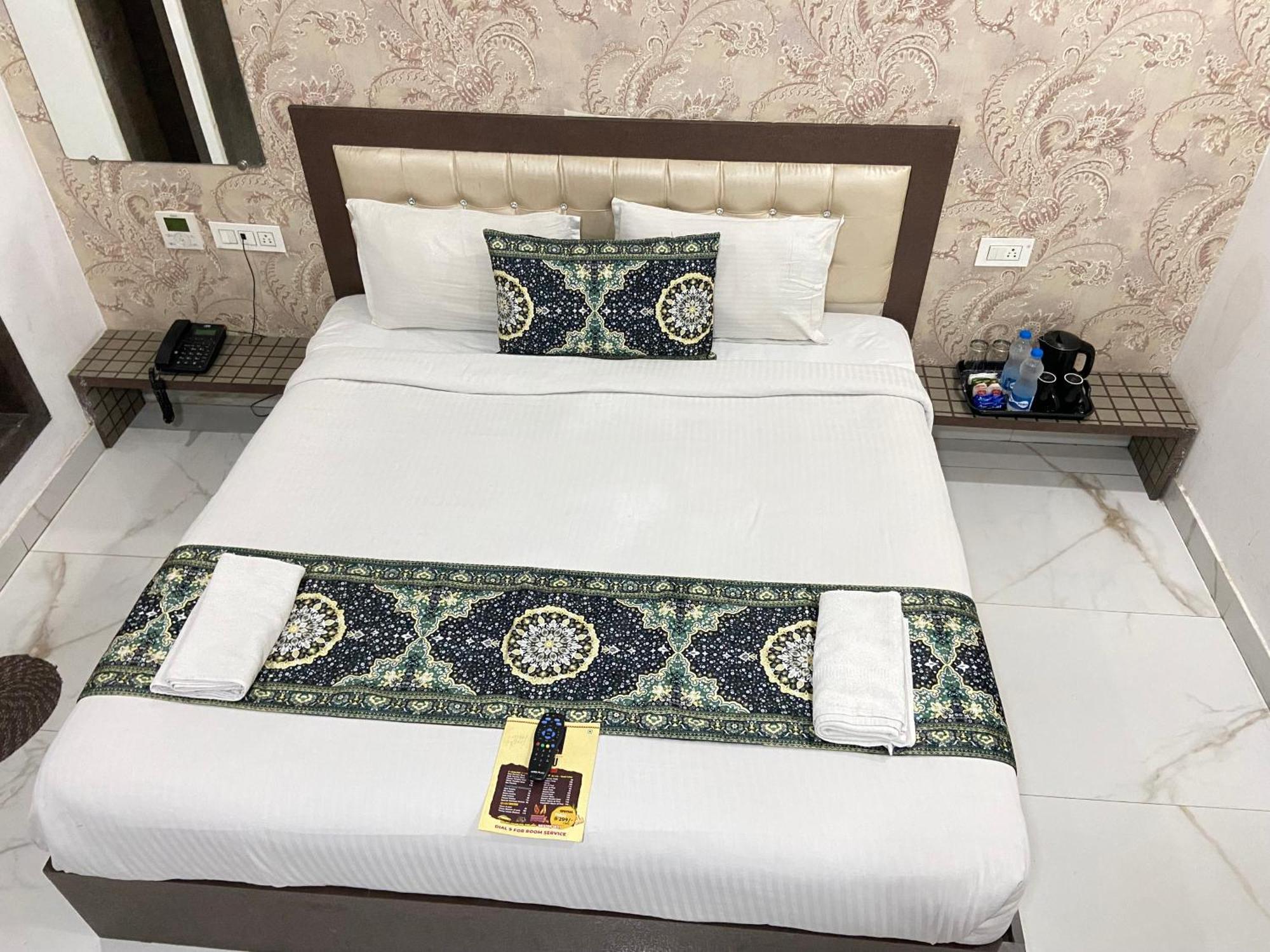 Hotel Tamanna - 50 Meter From Golden Temple Amritsar Zewnętrze zdjęcie
